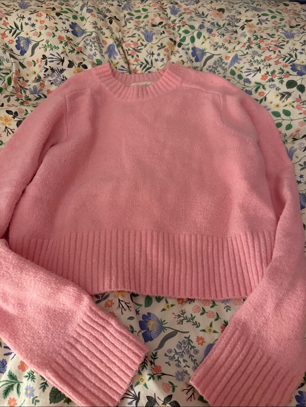 Universal Thread Pink Cropped Crewneck Sweater